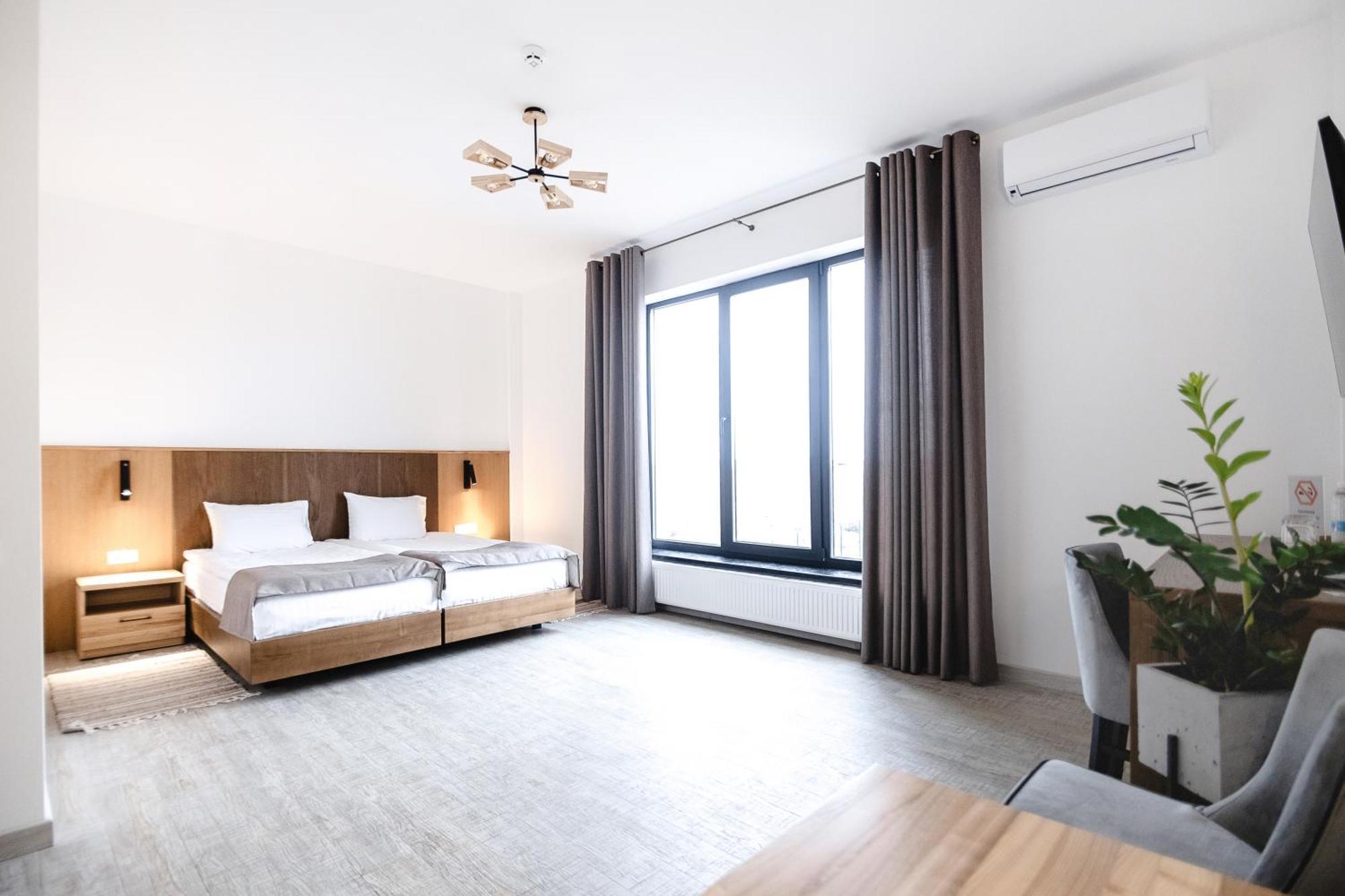 Otto Hotel-Restaurant Рівне Екстер'єр фото