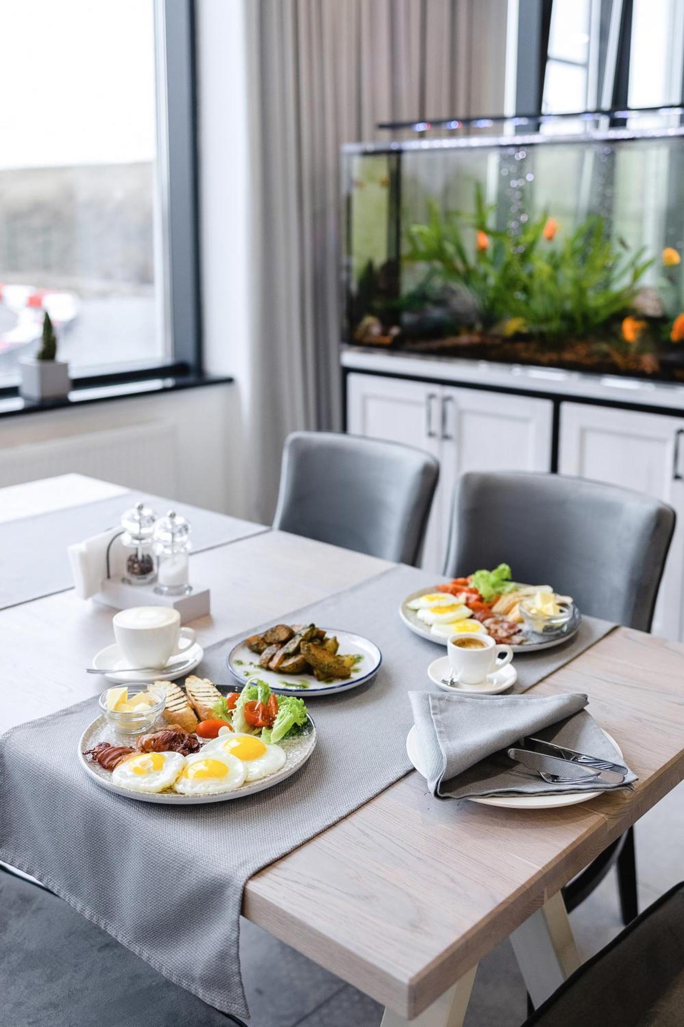 Otto Hotel-Restaurant Рівне Екстер'єр фото