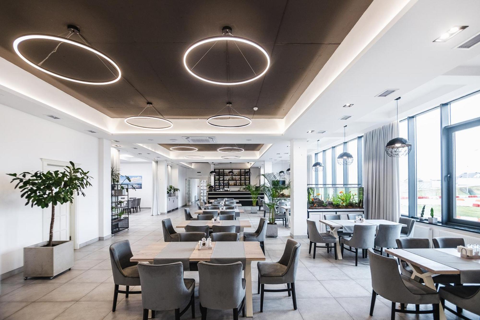 Otto Hotel-Restaurant Рівне Екстер'єр фото