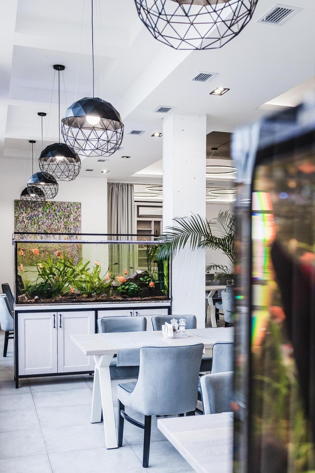 Otto Hotel-Restaurant Рівне Екстер'єр фото