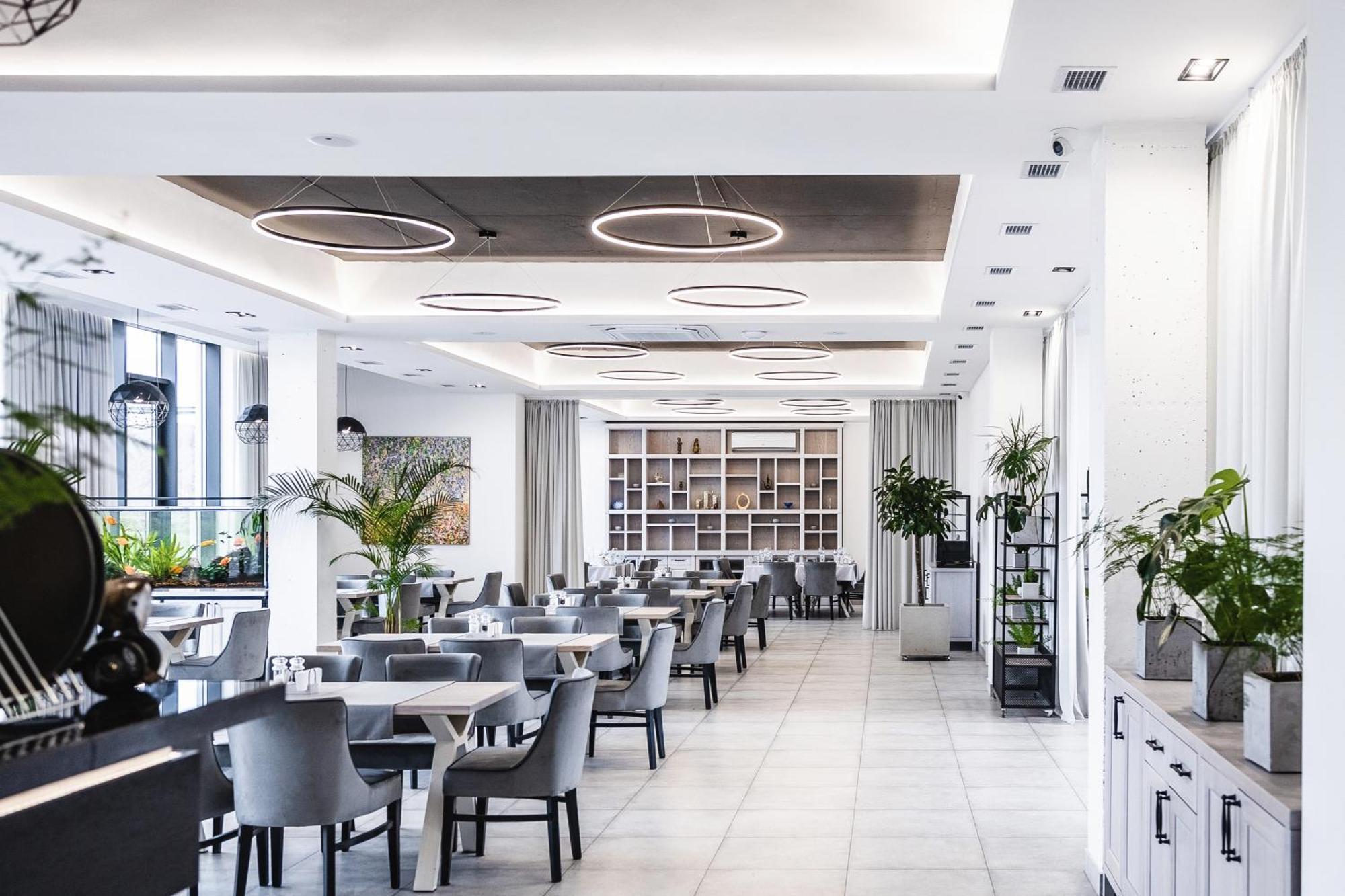 Otto Hotel-Restaurant Рівне Екстер'єр фото