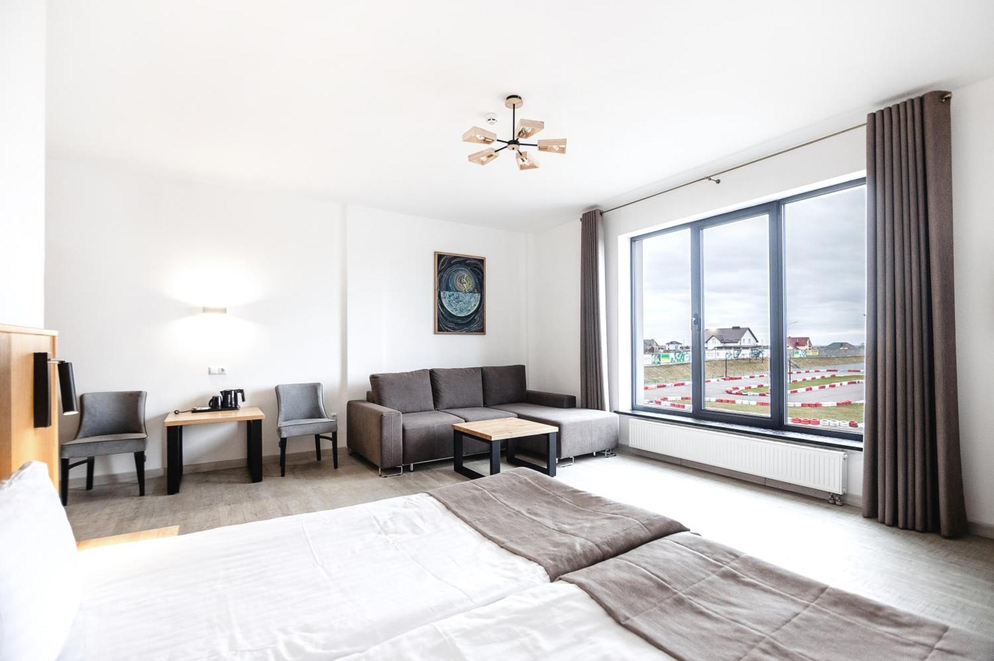 Otto Hotel-Restaurant Рівне Екстер'єр фото