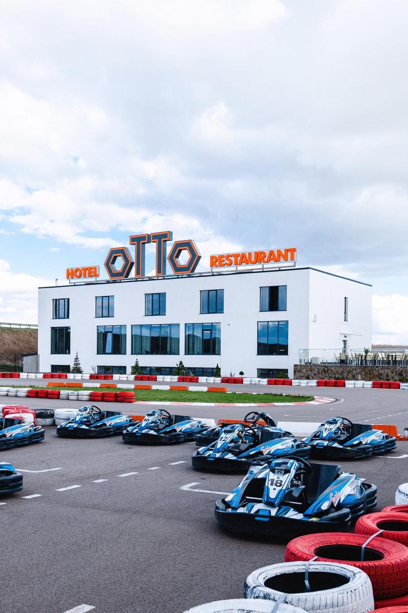 Otto Hotel-Restaurant Рівне Екстер'єр фото